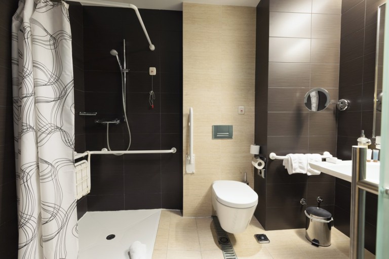 Comment aménager une petite salle de bains ?